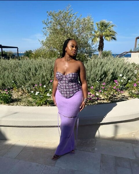 bustier et jupe violette