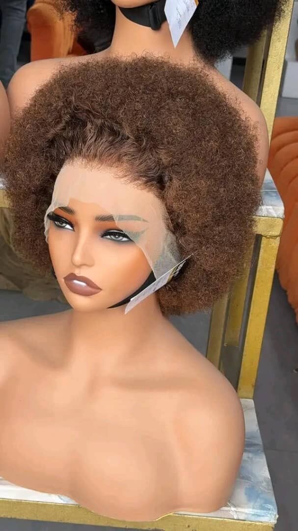 Perruque afro en dentelle