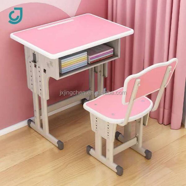Table et chaises d'enfants