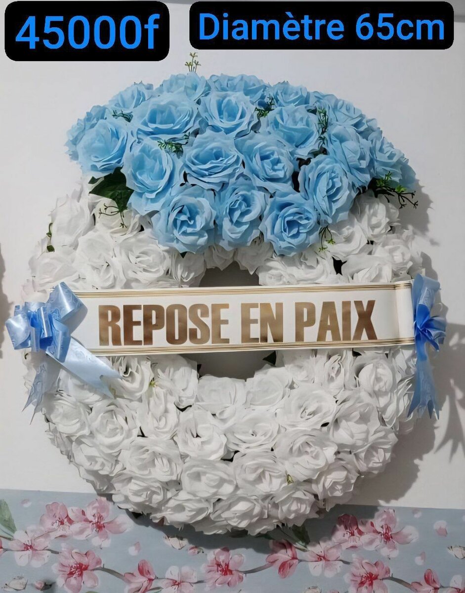 Couronne funéraire fleurs bleues