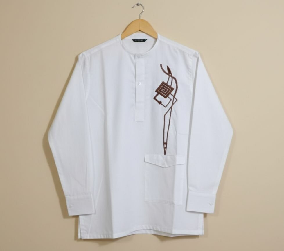 Chemise blanche à motif ethnique