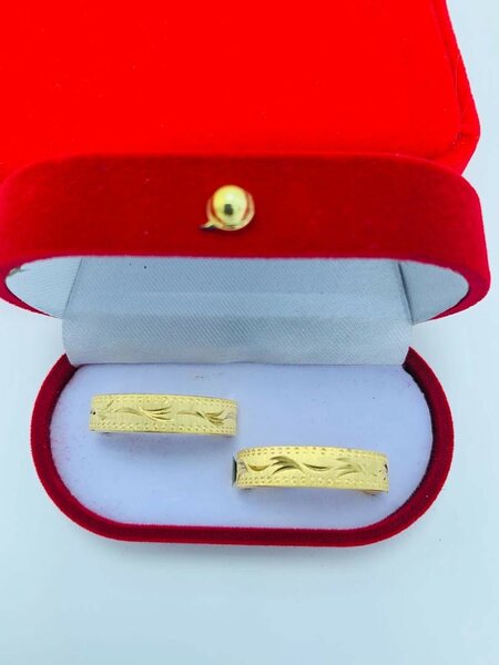 Alliances en or élégantes