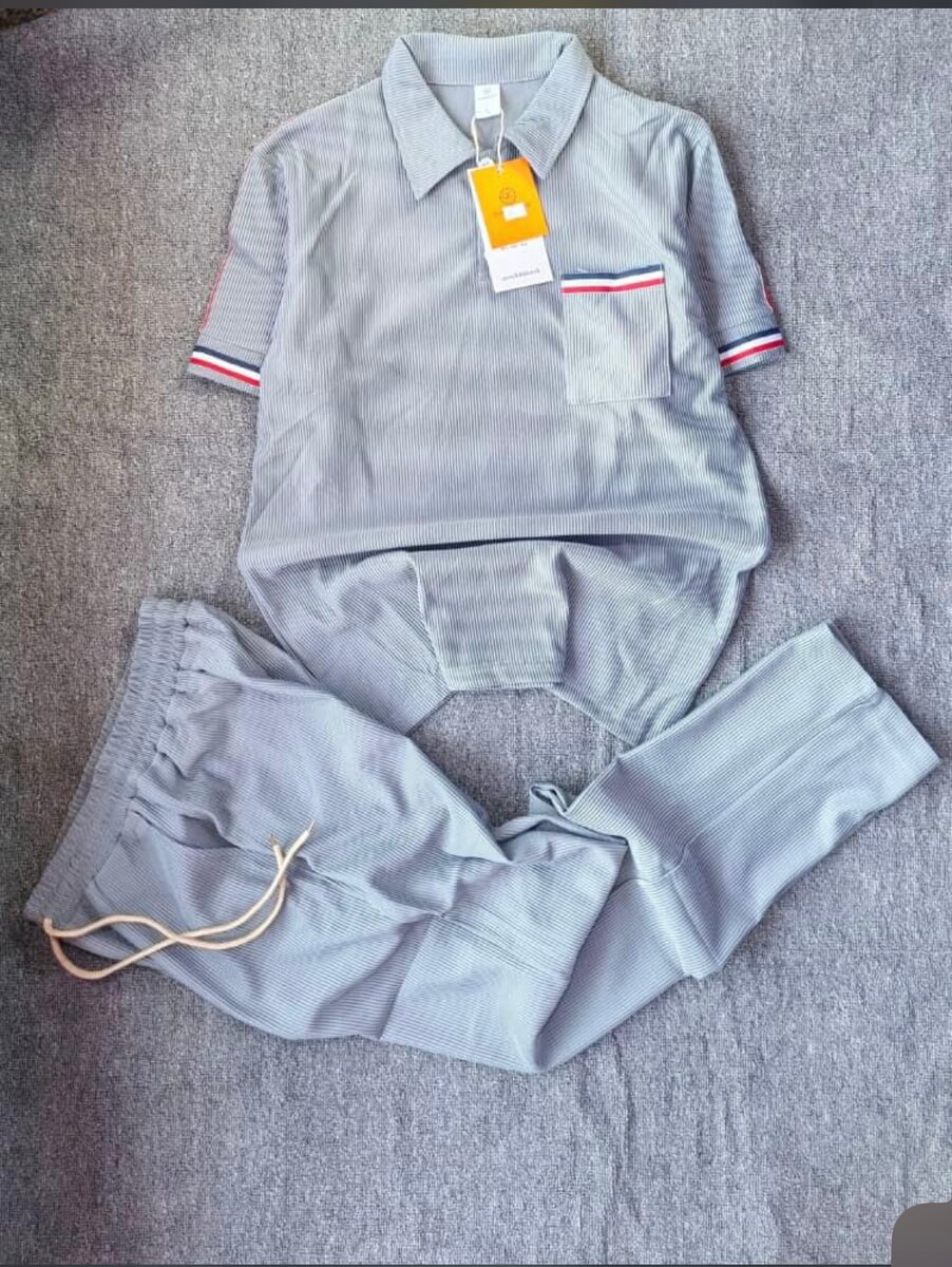 Ensemble polo et pantalon