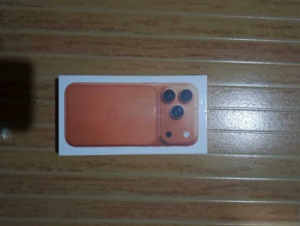 iPhone XR 12/256GB dans étu 17