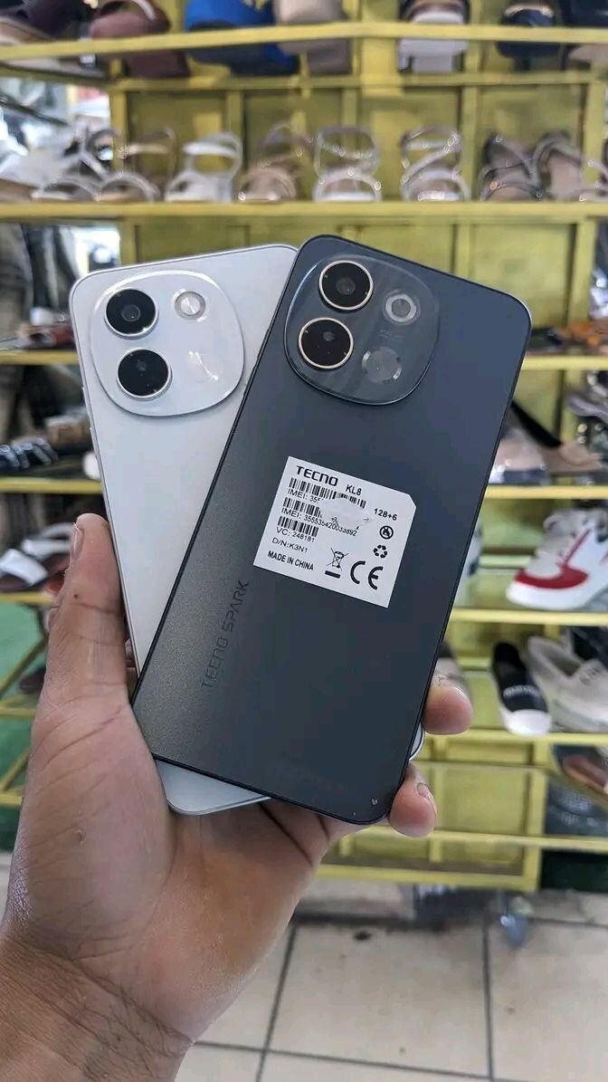 Smartphone TECNO moderne