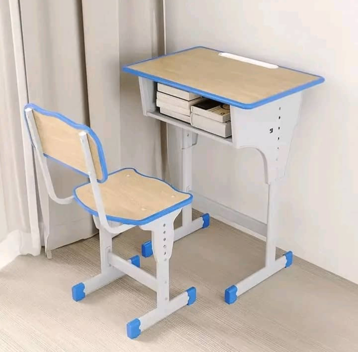Ensemble bureau et chaise enfant