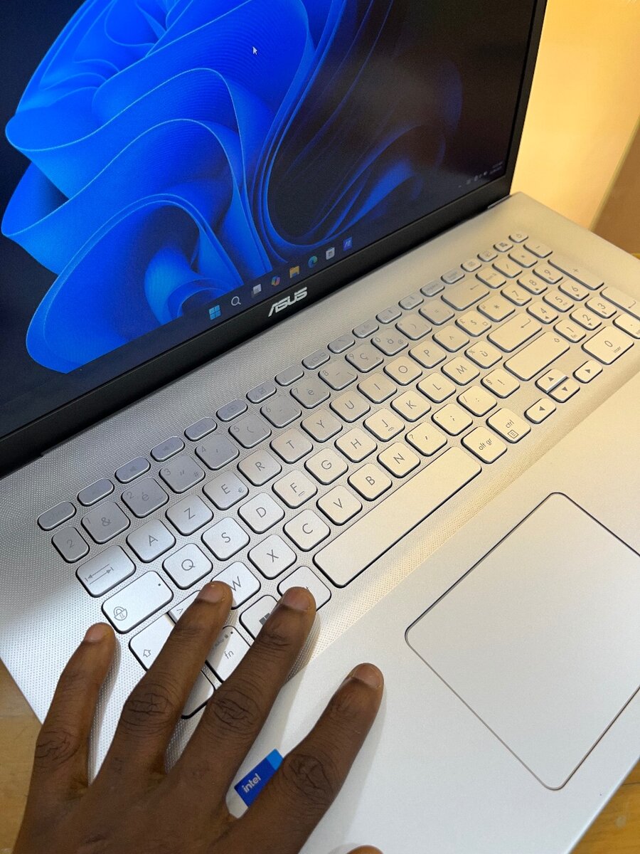 Portable ASUS Laptop 15.6"