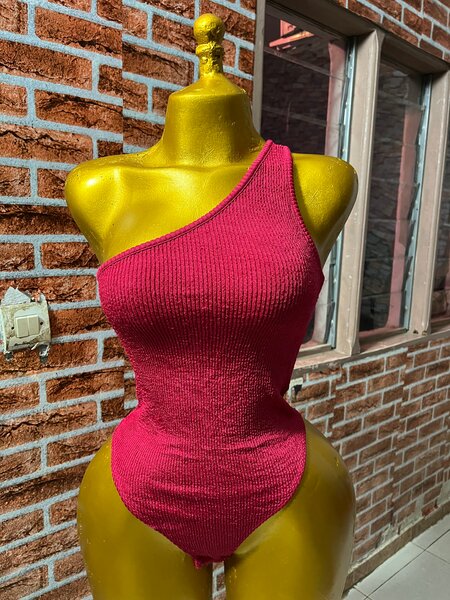 Tops by A&K World friperies