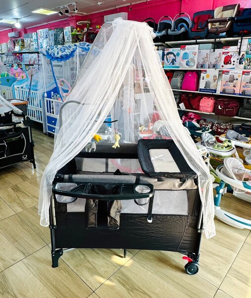 Lit parapluie bébé portable avec moustiquaire