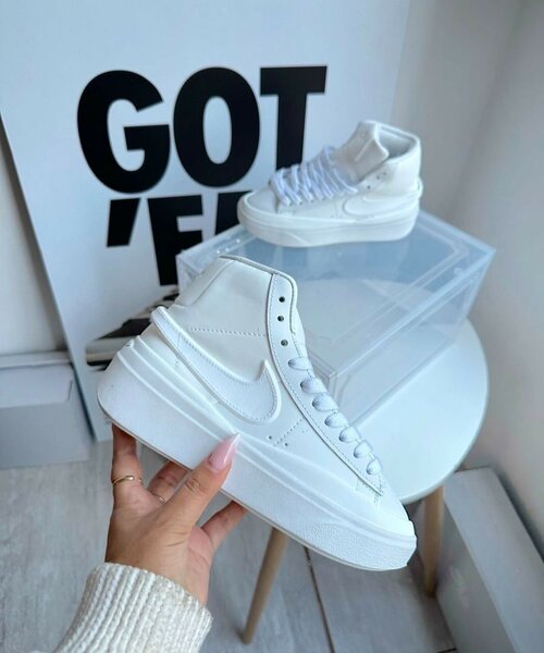 NIKE AIR CLASSIC WHITE