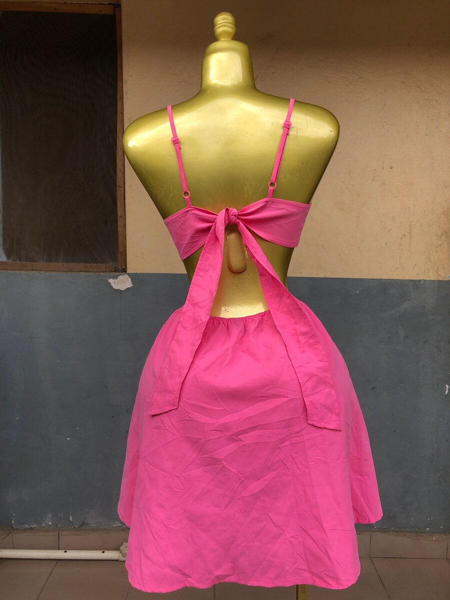 Robe d'été rose élégante