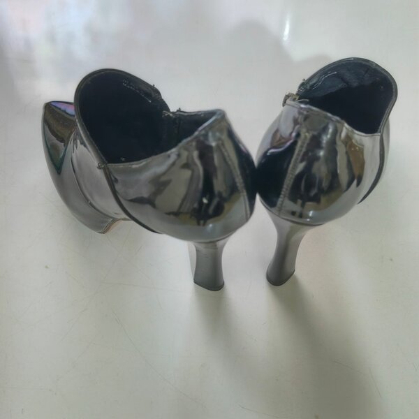 Talons hauts élégants noirs