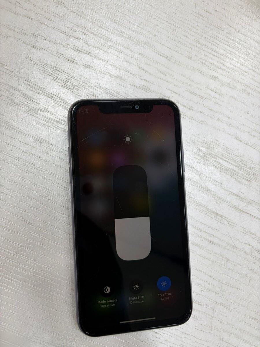 *iphone 11 64Gb sans id