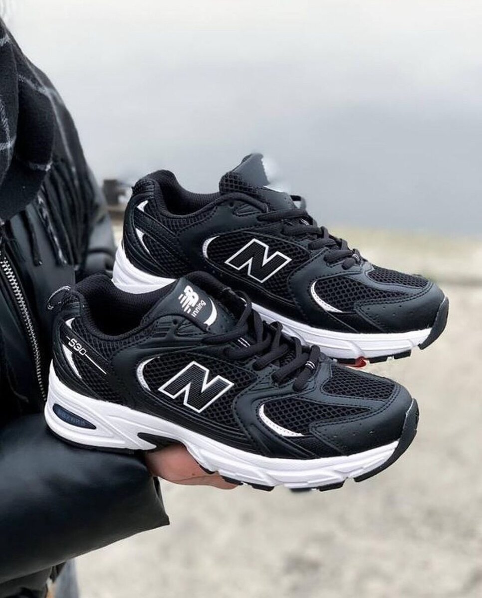 Chaussures de Course Noires 530