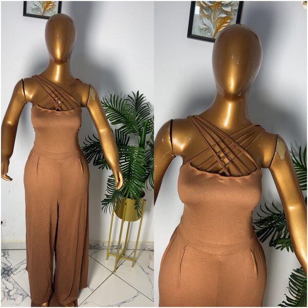 Robe élégante verte à perles
