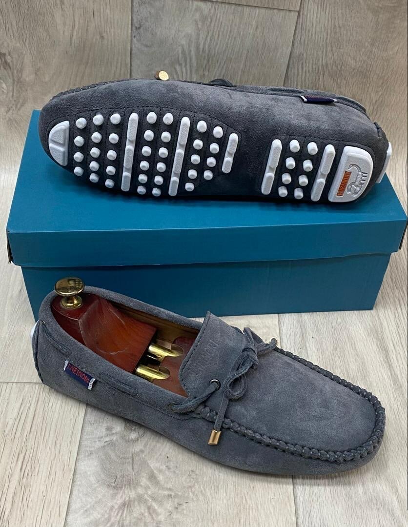 CHAUSSURE EN DAIN DE QUALITE