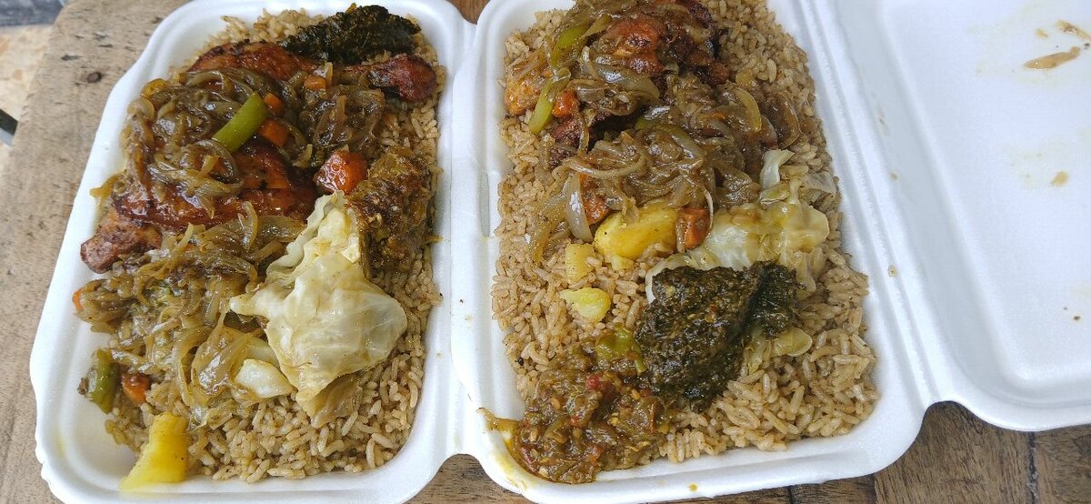 Plat de Riz Épicé au Poulet