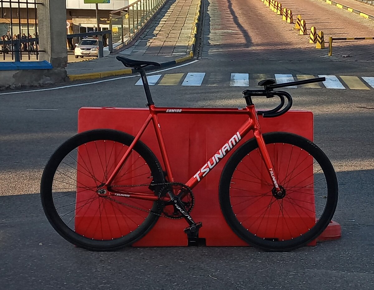 Tsunami SNM100 (Track bike)