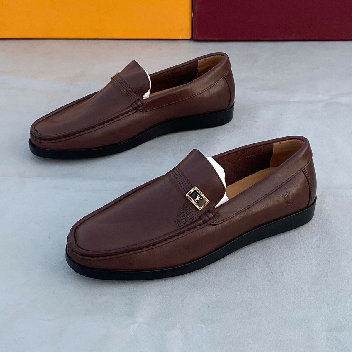 LOUIS VUITTON CLASSIC