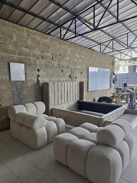 Lit contemporain rembourré