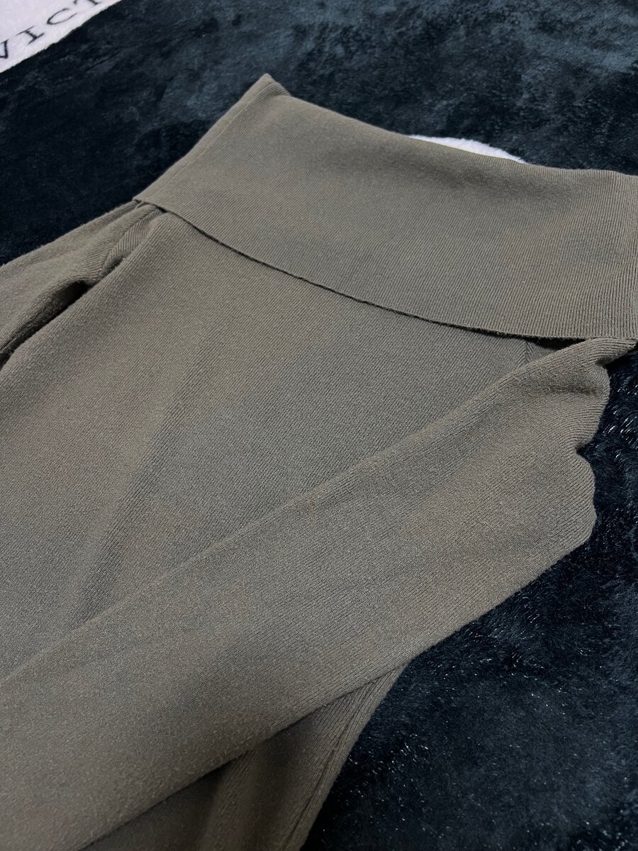 Кофточка с открытыми плечами