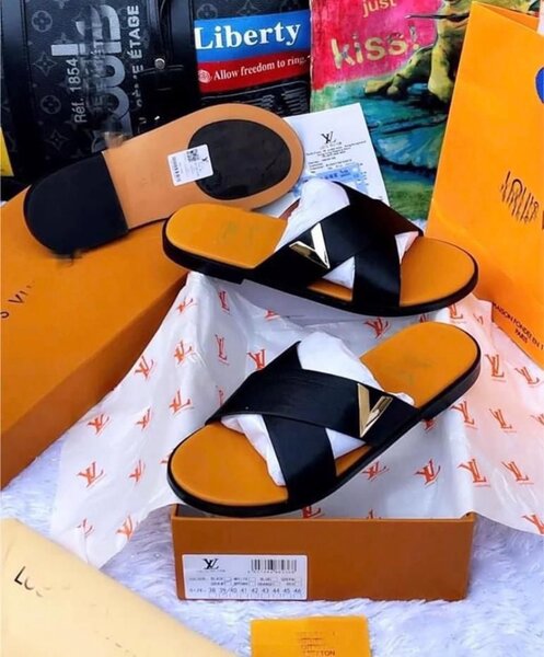 Sandale Valentino