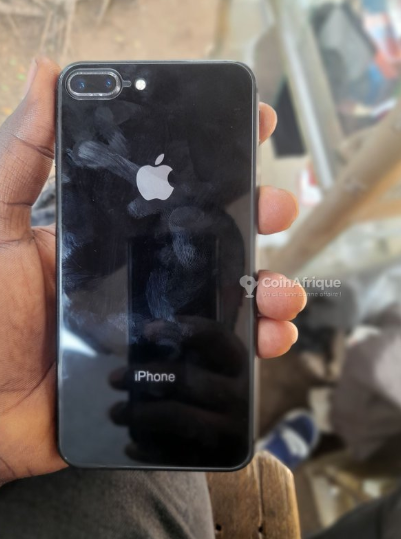 iPhone 8 Plus - 64 go