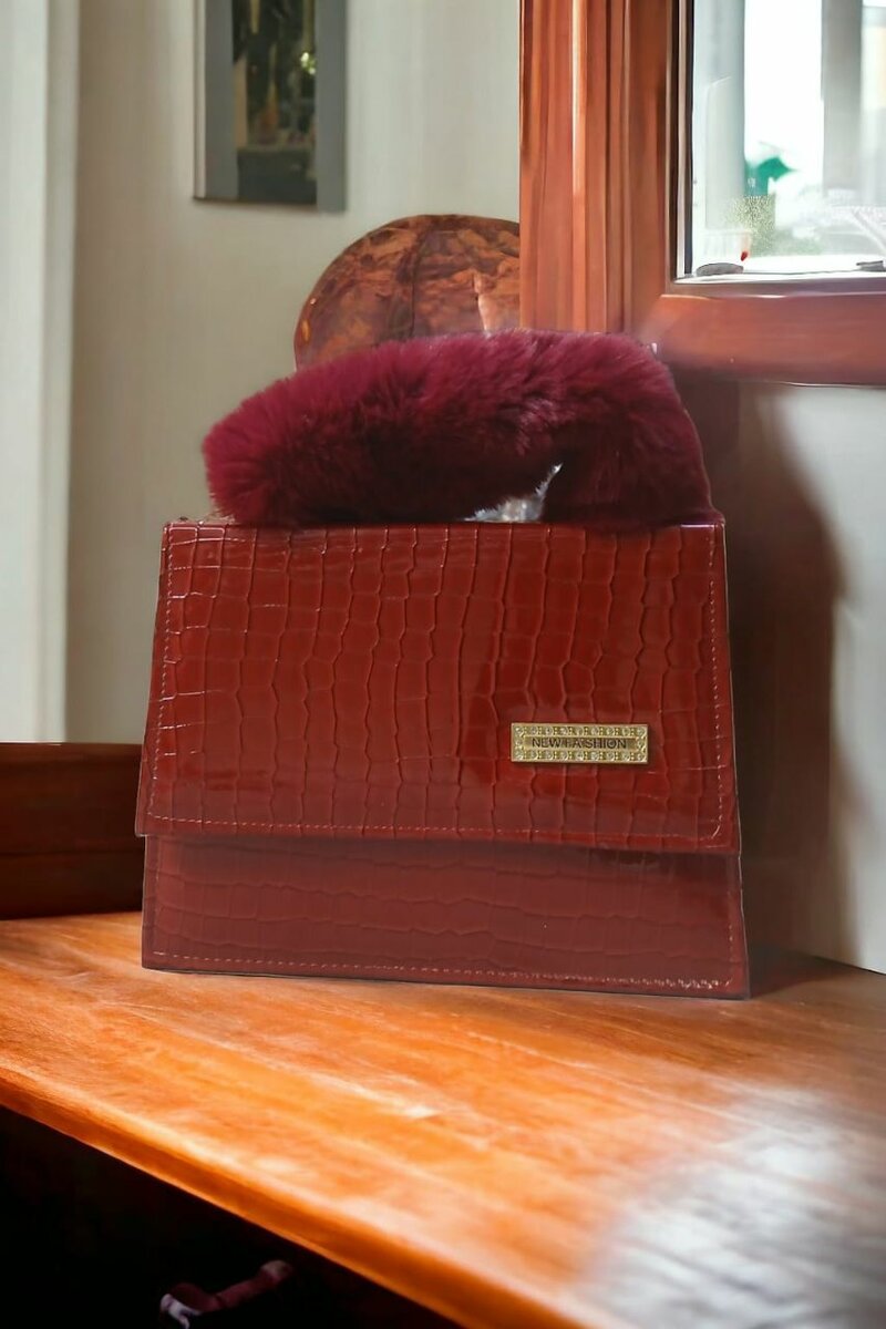 Ludies bags put leather