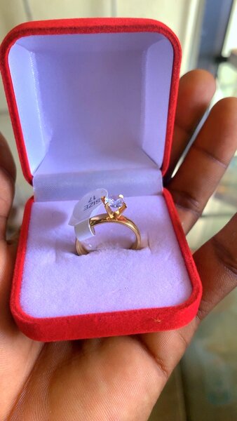 Bague Solitaire en Or Élégante