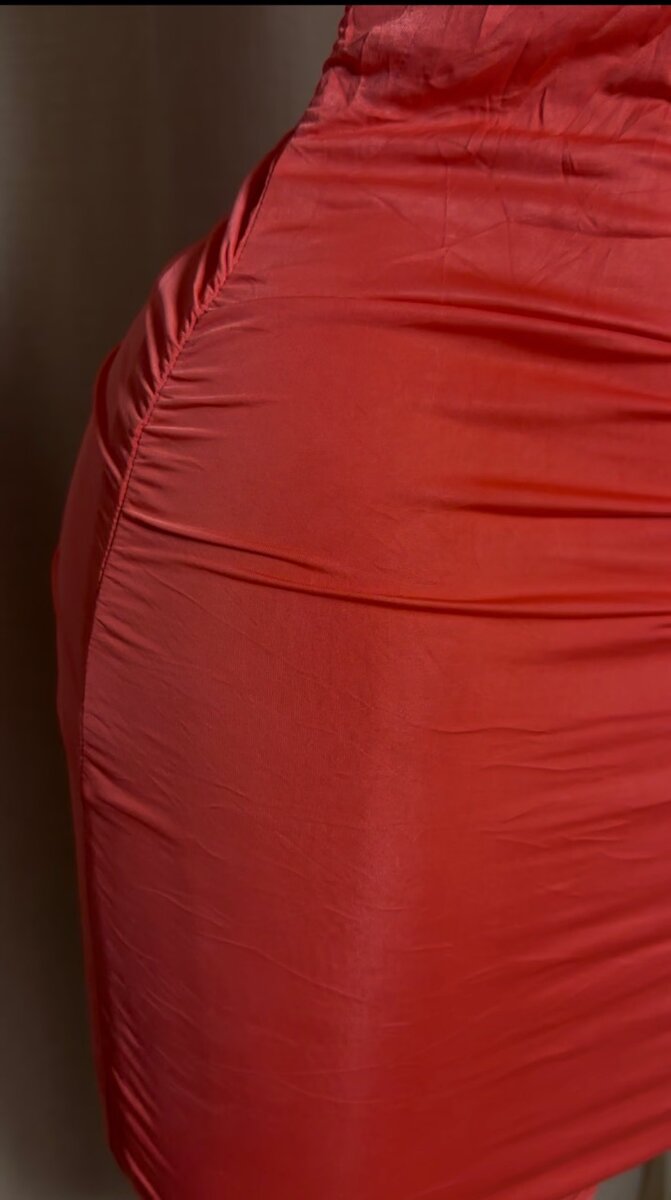 Robe moulante rouge élégante