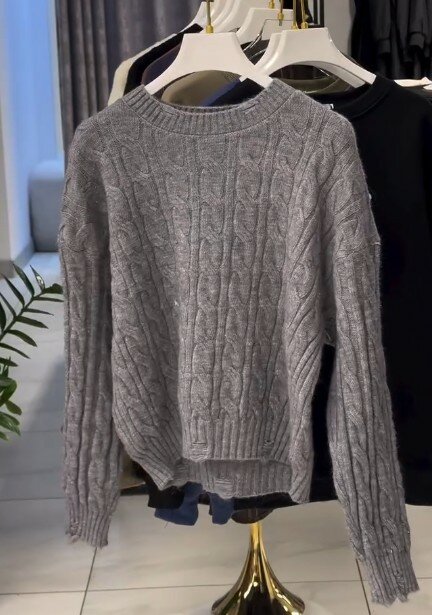 Свитер вязаный серый