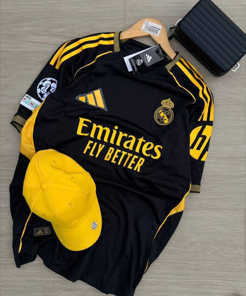 Maillot de foot homme noir Real Madrid