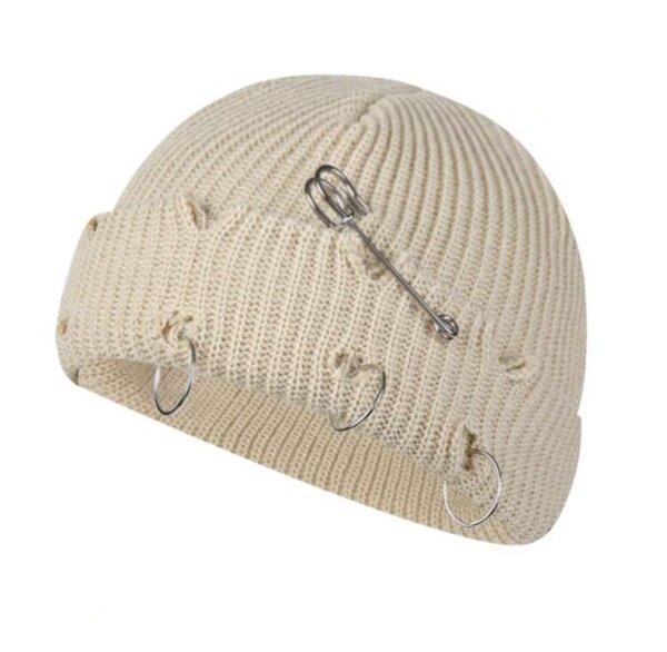 Bonnet tricoté avec anneaux