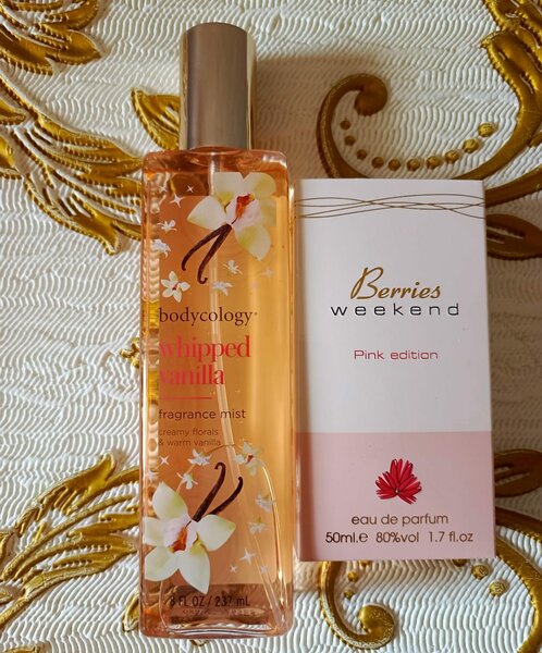 Berries Weekend pink & Bodycology fragrance mist