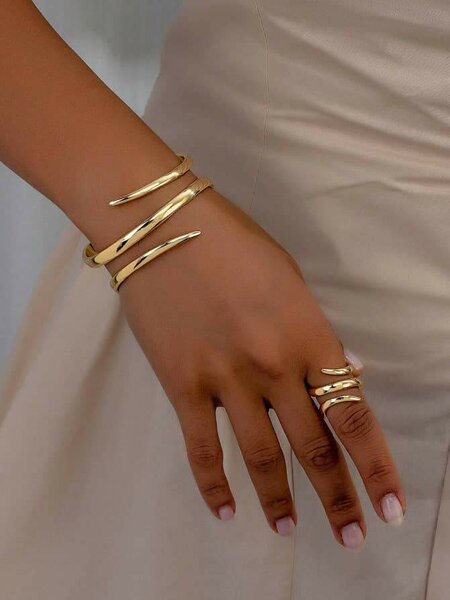 Bracelets dorés élégants