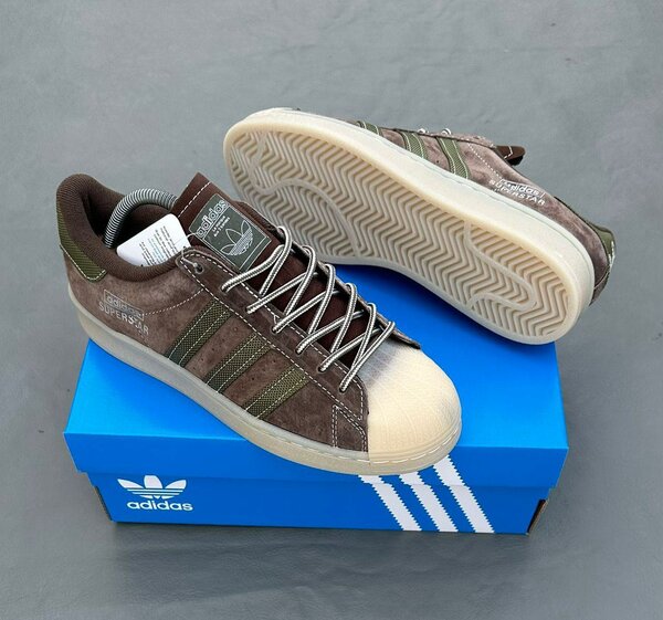 Adidas Superstar Sneakers