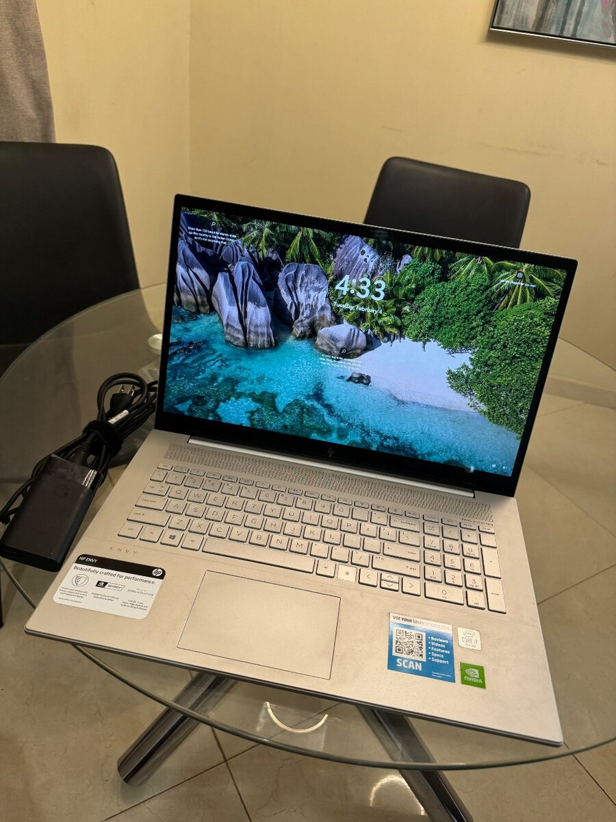 HP Envy 17 12GB Intel Core i7 SSD 512GB