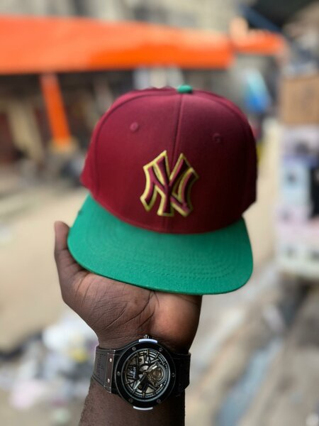 Casquette baseball bordeaux-vert