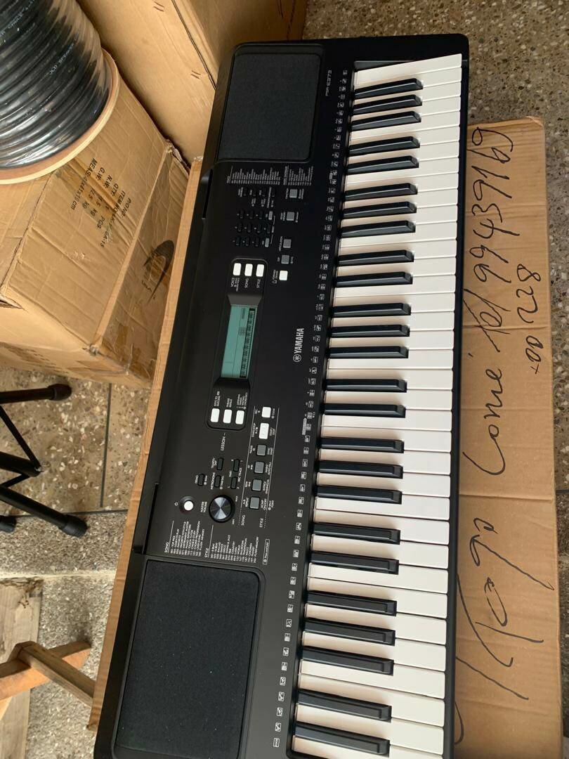 Yamaha PSR-E373