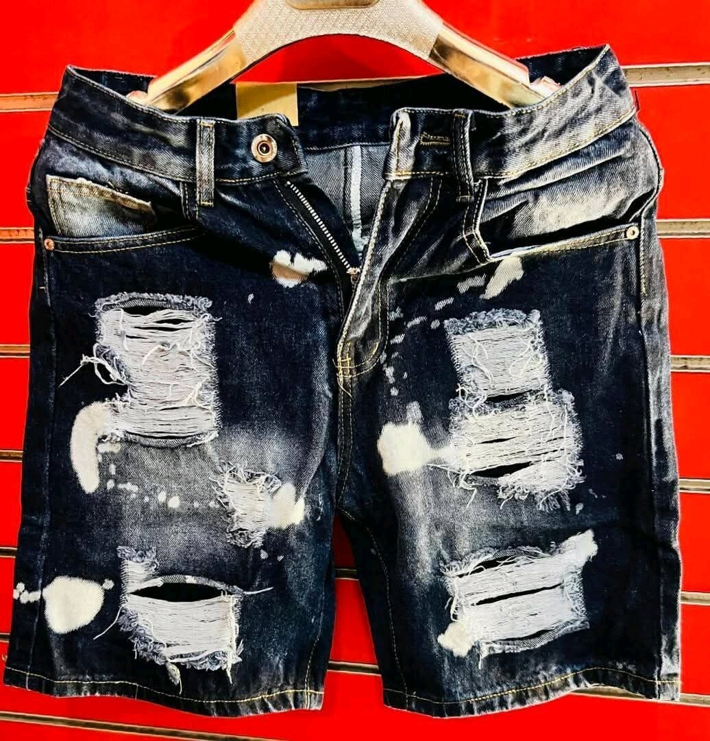 Shorts en jean déchirés tendance