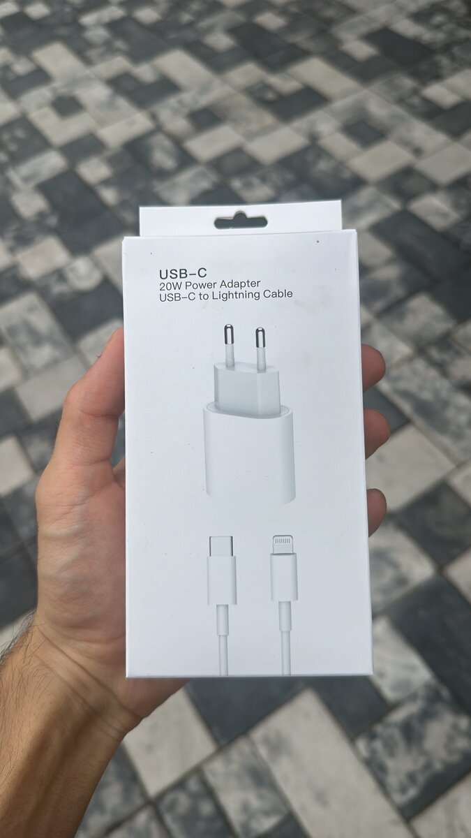 Комплект зарядного устройства для iPhone предлагает идеально