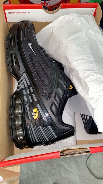NIKE-TN2k23