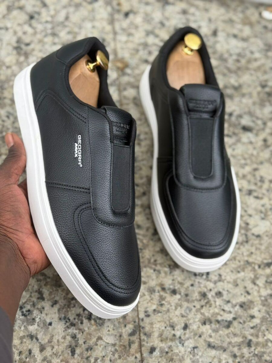 Chaussures en cuir élégantes hommes