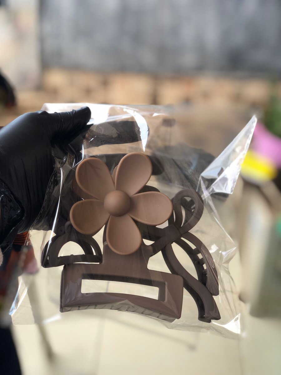 Pince à cheveux fleur marron