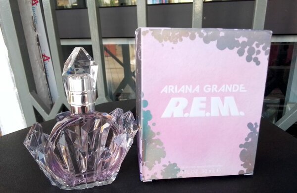 ARIANA GRANDE R.E.M Perfume