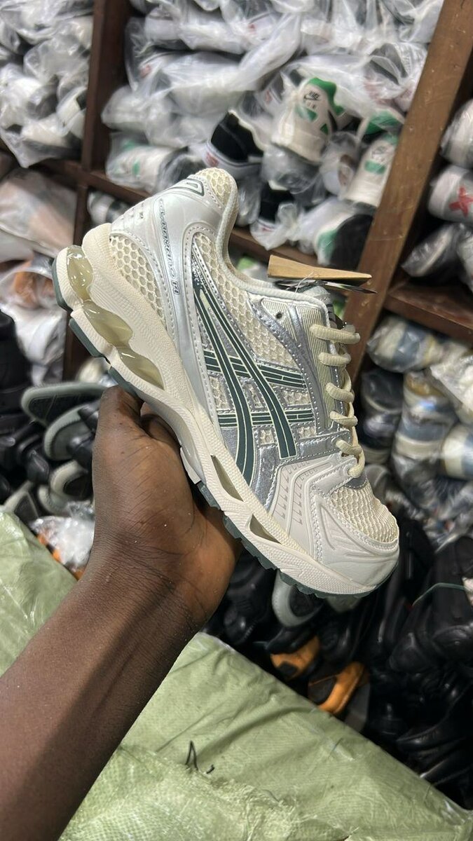 Élégantes paires de baskets