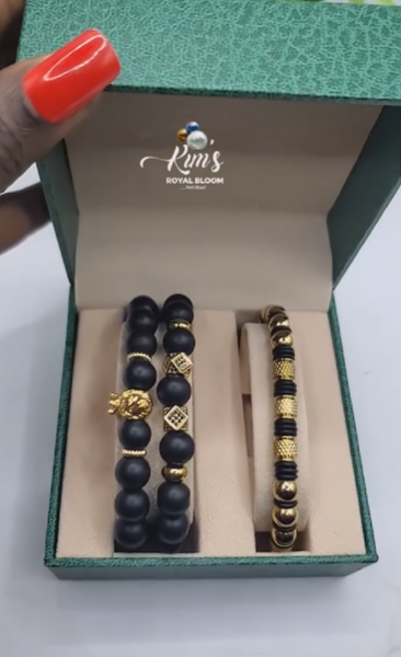 Bracelet with beaded gemstones