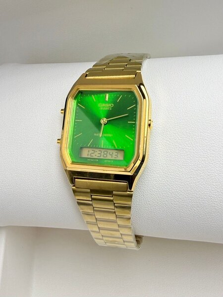 Montre Casio rétro dorée