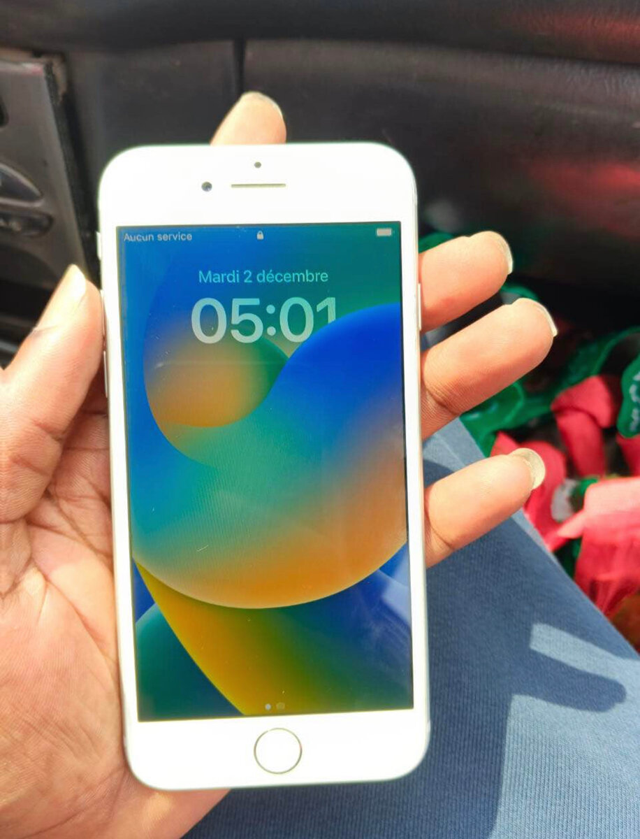 iPhone 8 blanc avec Touch ID