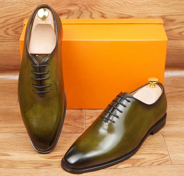 Chaussures habillées en cuir élégantes